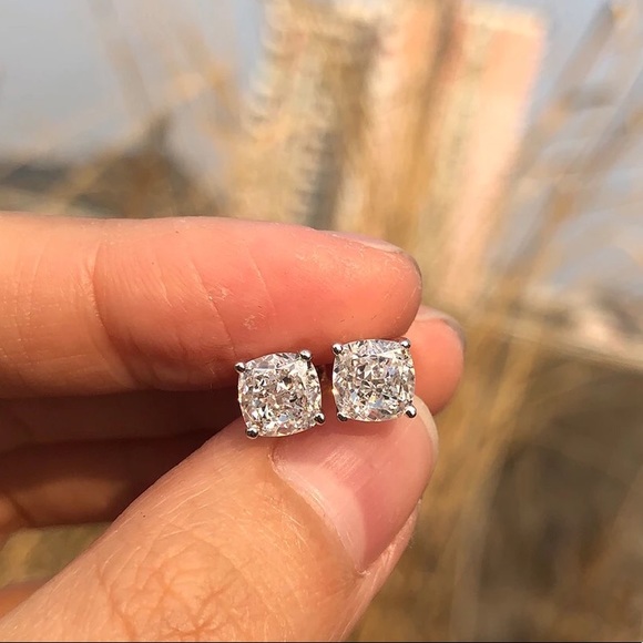 1ct Cushion Cut Solitaire Studs - Picture 4 of 17